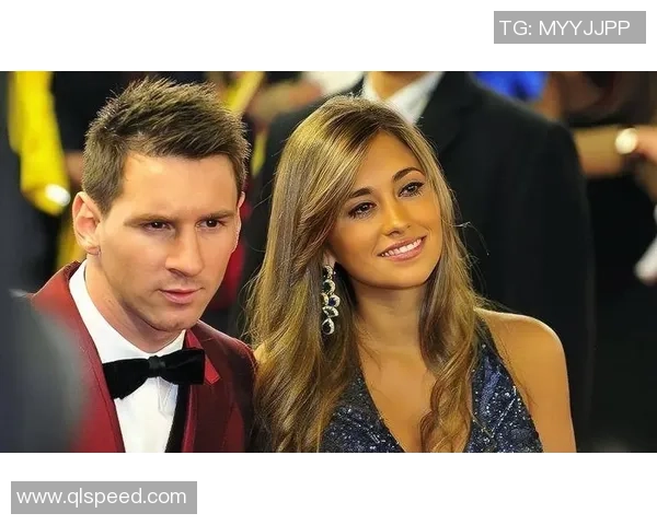 足球明星的妻子佟展现魅力与智慧共同成就幸福人生