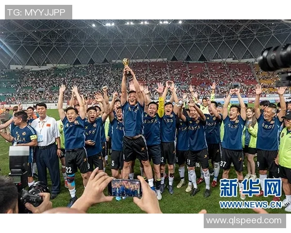 香港足球明星颁奖盛典精彩回顾与球迷互动瞬间合集